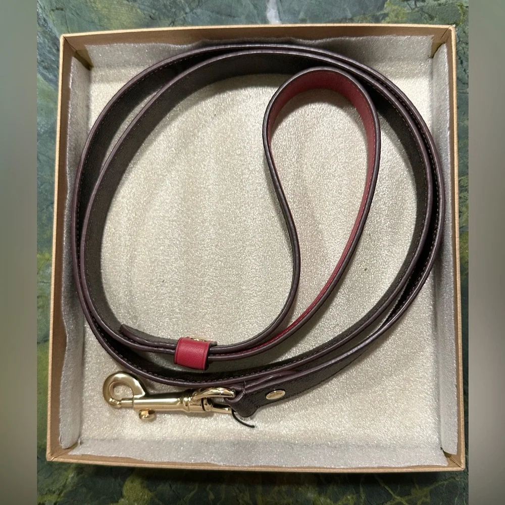 COACH LEASH NEW brown black red apple Pretty pet collar size large